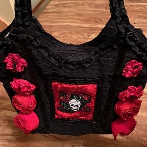 Buzzsaw Los Angeles vegan skull rose appliqué tote purse handbag black red VGUC